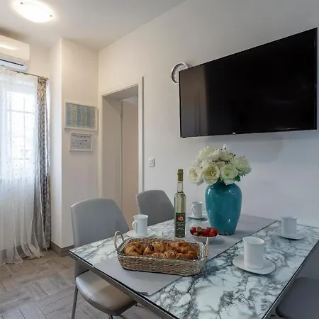 Schoene Nr3 Apartment Funtana