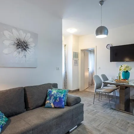 Schoene Nr3 Apartment Funtana