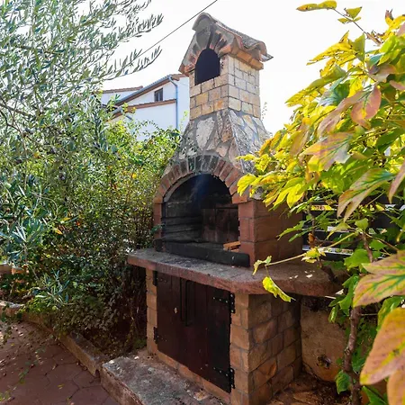 Schoene Nr,3 Apartment Funtana